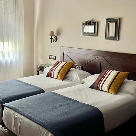 La Del Rey ホテル リャネス