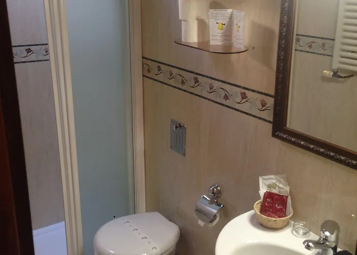 ホテル La Del Rey リャネス